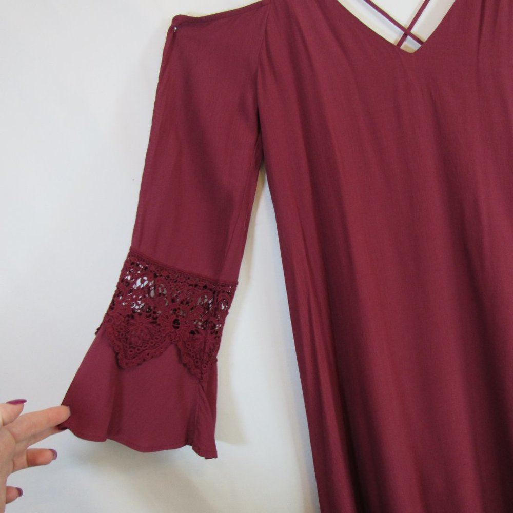 astr the label Burgundy Cold Shoulder Bell Sleeves Dress - Picture 5 of 10